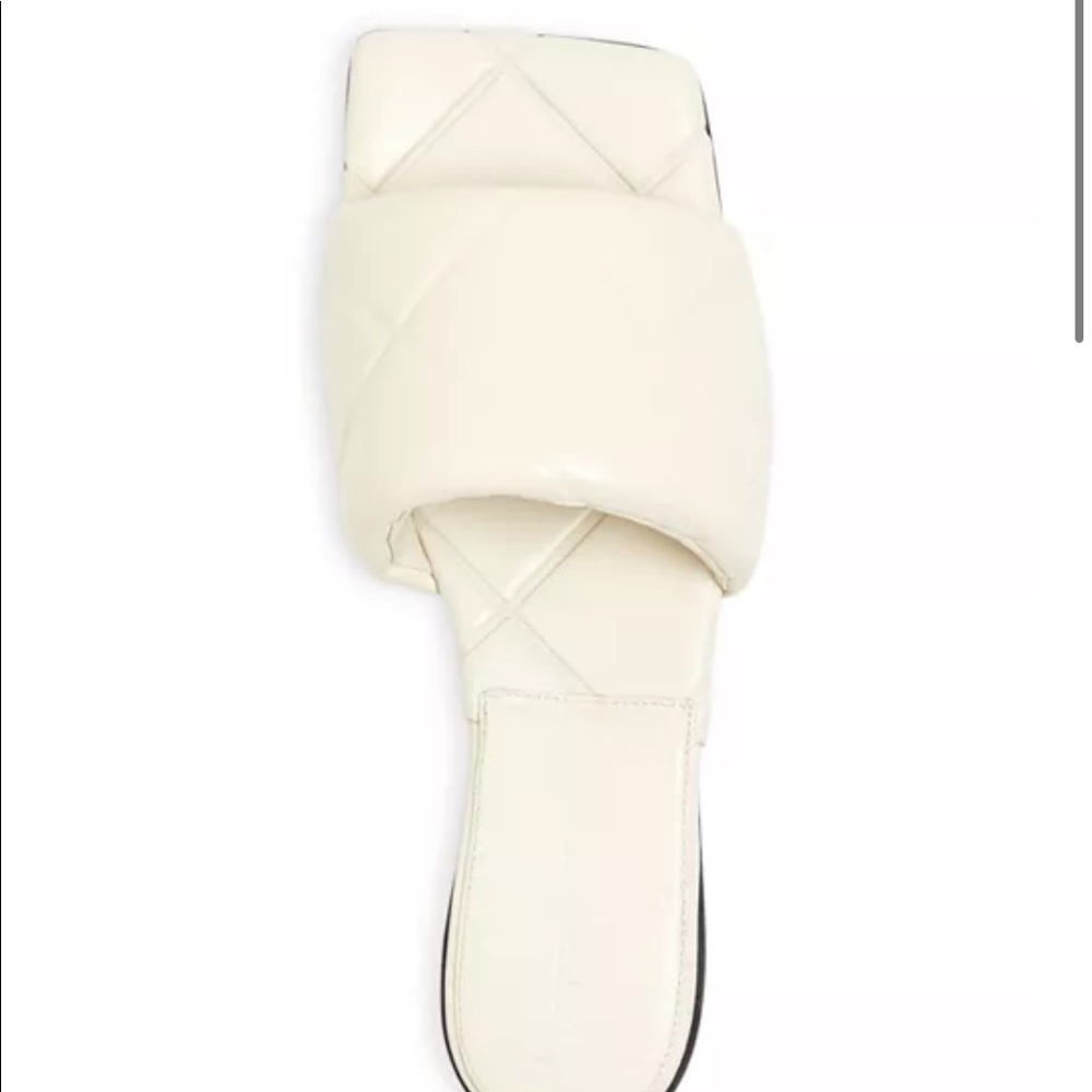 NWT Bottega Veneta Lido Flat Quilted Slides Sandals in Sand
